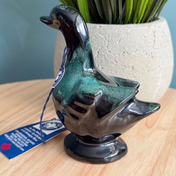 Vintage Blue Mountain Pottery Duck with Tags 305 Canada - Picture 4 of 11